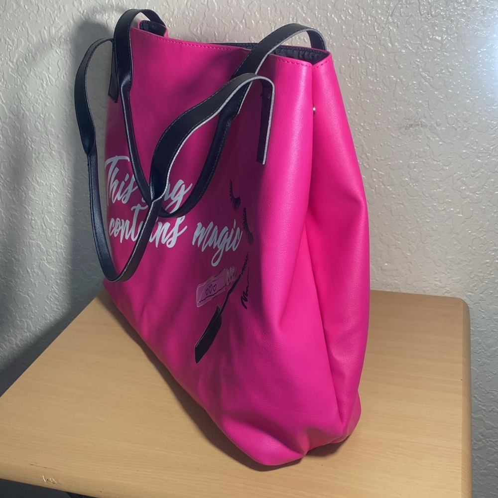This bag contains magic faux leather tote bag - Picture 3 of 10